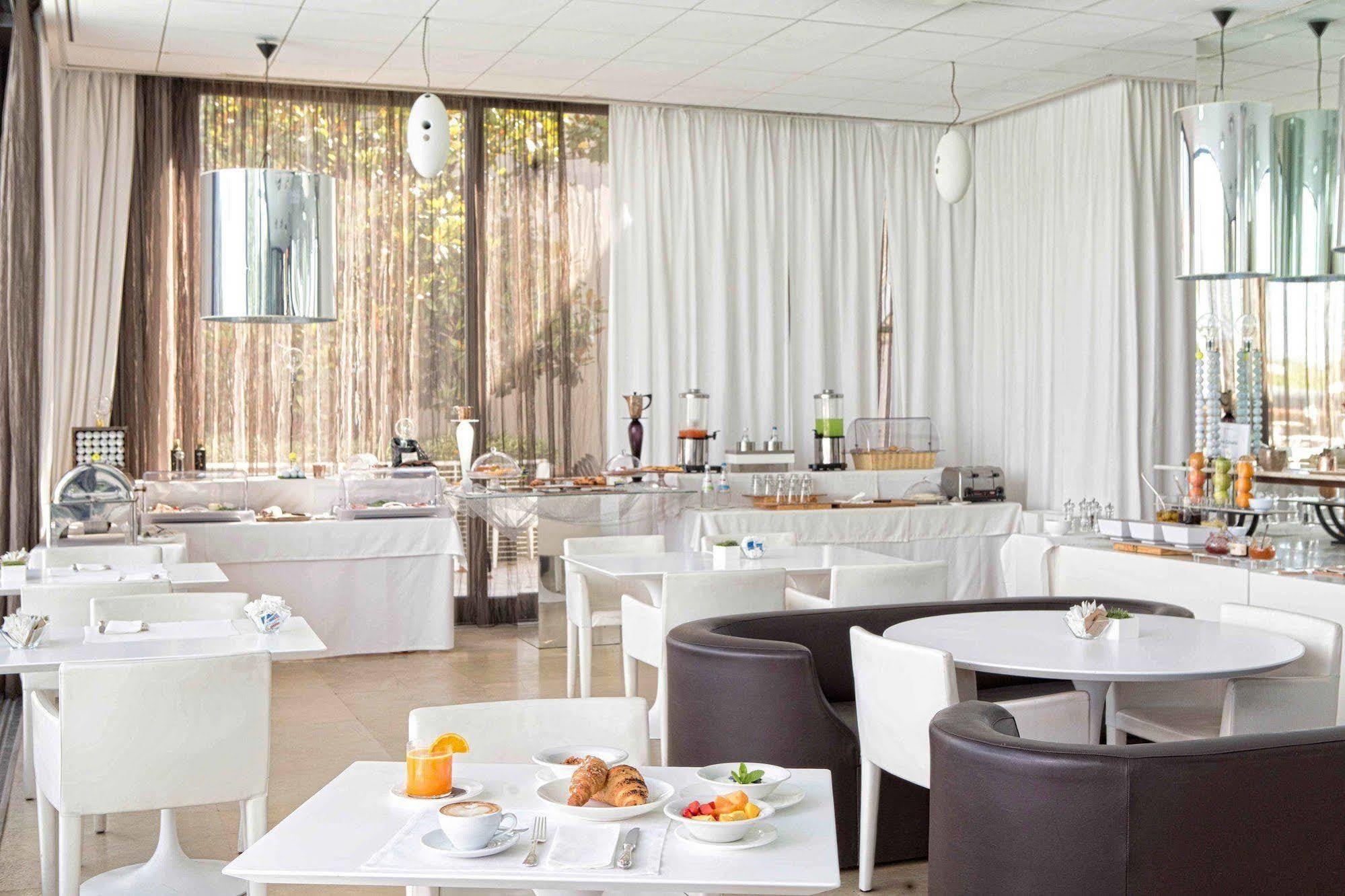 Riviera Golf Hotel